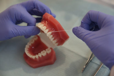 Ist CBD ein natürlicher Helfer bei Zahnschmerzen?